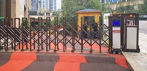 湖州清泉武術(shù)學(xué)校選擇湖州出安智能為伸縮門供貨商