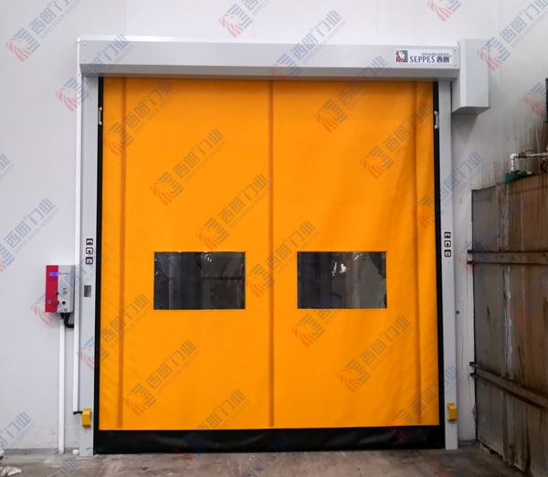 張家港電動(dòng)感應(yīng)帆布卷簾門(mén)