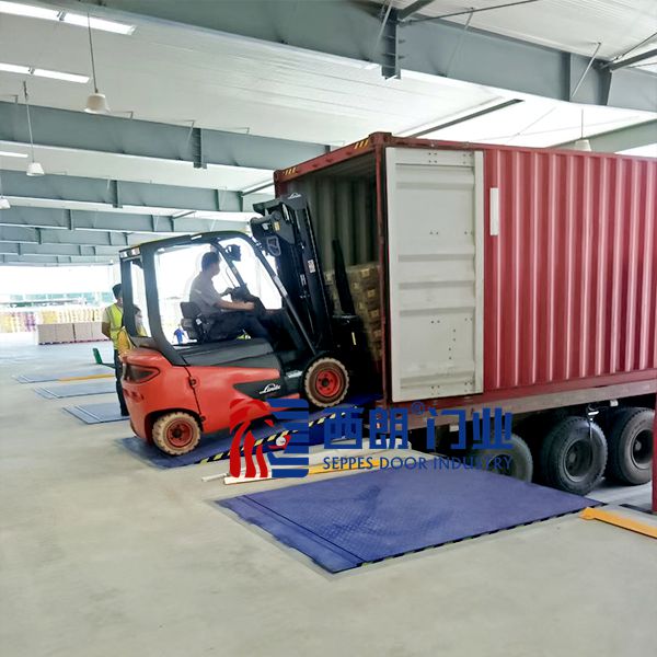 蘇州保稅區(qū)倉(cāng)庫(kù)電動(dòng)升降板