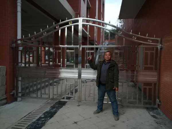 熱烈祝賀郴州出安智能庭院大門進(jìn)駐郴州翰林學(xué)府