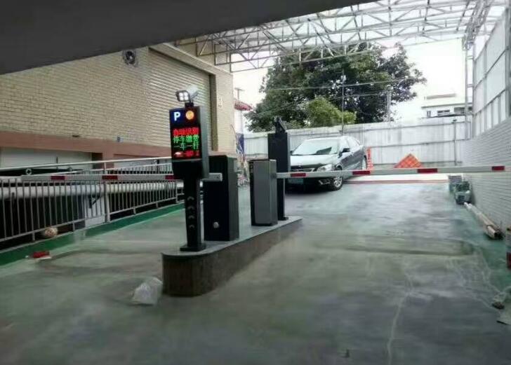 喜迎棗莊出安智能車牌識(shí)別系統(tǒng)進(jìn)駐棗莊中奧萬融公館