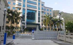 汕頭市龍欣實業(yè)有限公司伸縮門案例