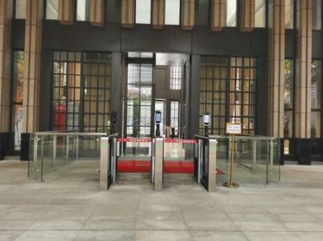  富士智能人行管理系統(tǒng)落地珠光御景壹號(hào)，打造高端智慧社區(qū)典范！