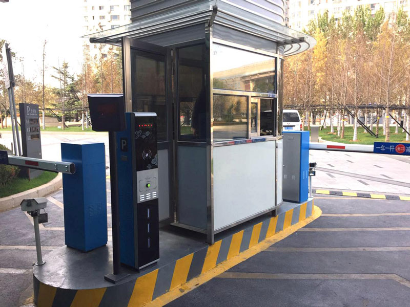 綠城深藍中心（智能停車場管理系統(tǒng)）工程案例 - 中出網(wǎng)-智能出入口與停車充電門戶