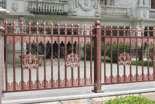 揭陽寶德時代華府圍墻護欄案例 - 中出網-智能出入口與停車充電門戶