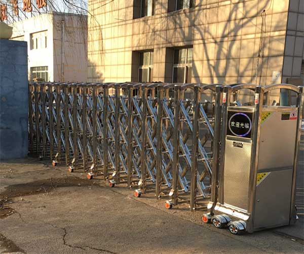 赤峰出安智能伸縮門(mén)成赤峰翰德集團(tuán)有限公司一道亮麗風(fēng)景