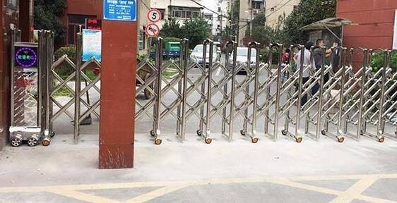 邢臺出安智能為邢臺市飛揚藝術教育培訓學校添上電動伸縮門