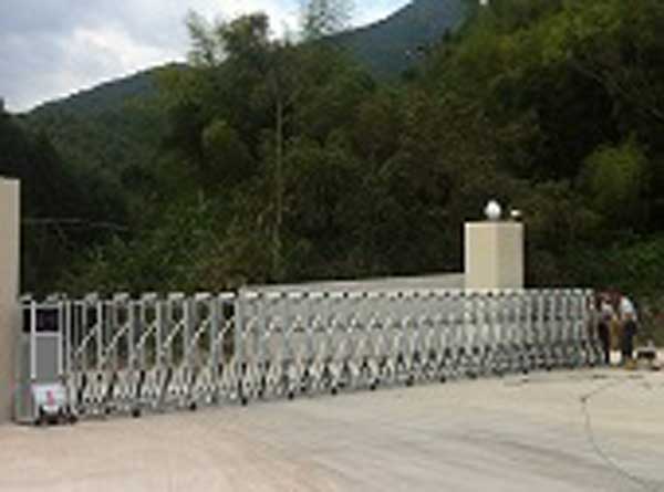 龍巖岅寮嶺監(jiān)測(cè)站電動(dòng)伸縮門(mén)案例 - 中出網(wǎng)-智能出入口與停車充電門(mén)戶