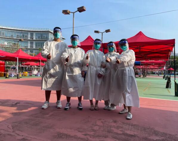 科拓防疫志愿者小分隊(duì)穿戴防護(hù)裝備