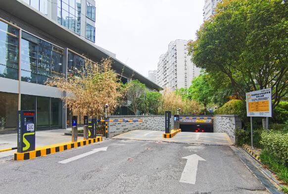 科拓·速泊持續(xù)發(fā)力！鄭州綠地新都會(huì)·新田360廣場(chǎng)停車場(chǎng)無(wú)人收費(fèi)管理再升級(jí)