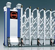 伊家中學對三明出安伸縮門產(chǎn)品十分滿意