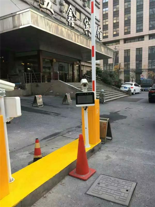 三明五鑫賓館道閘案例