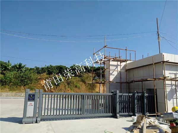 慶賀莆田出安智能分段平移門進駐莆田洪奧集團