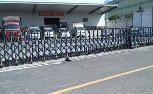 曲靖雙友鋼鐵有限公司電動(dòng)伸縮門案例