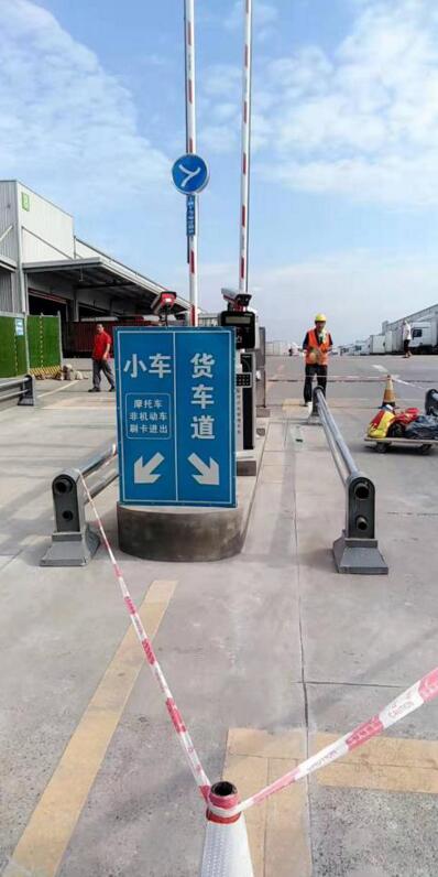 嘉民重慶空港物流中心選用道爾簡III系列（三進(jìn)三出）