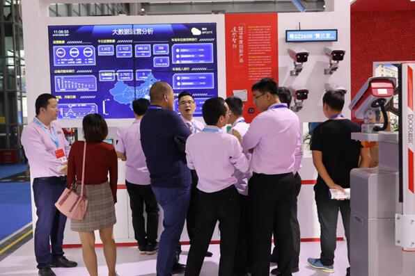 道爾總監(jiān)黃寧為客戶講解“大數(shù)據(jù)運(yùn)營分析”