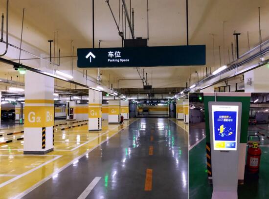地下車庫(kù)使用道爾全系列視頻車位引導(dǎo)系統(tǒng)約600個(gè)