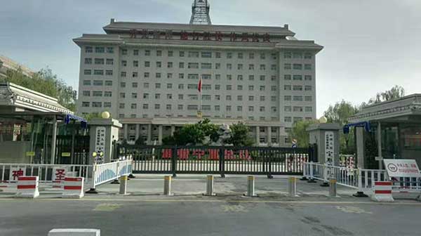 慶賀銀川出安智能分段平移門進(jìn)駐寧夏武警總隊(duì)