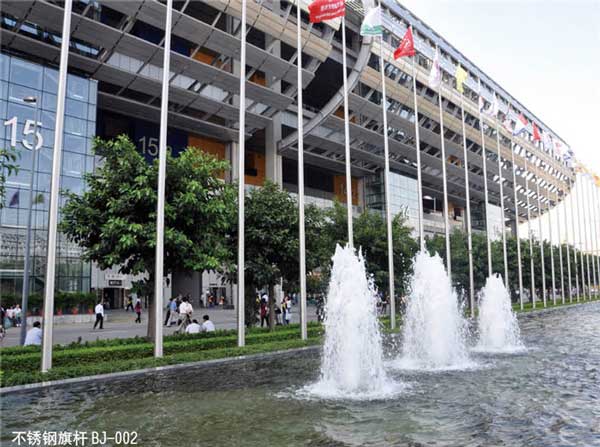 益陽萬達廣場不銹鋼旗桿案例 - 中出網(wǎng)-智能出入口與停車充電門戶