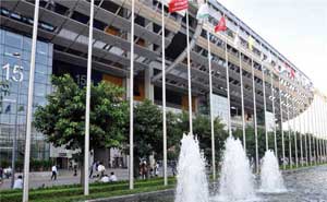 益陽萬達(dá)廣場(chǎng)不銹鋼旗桿案例