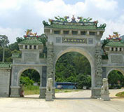 九龍峰森林公園大門選用南平出安伸縮門