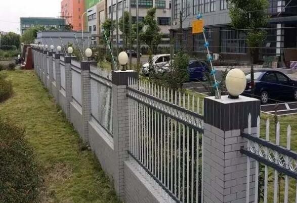 熱烈祝賀達州出安智能圍墻護欄進駐達州濱江?四季花城