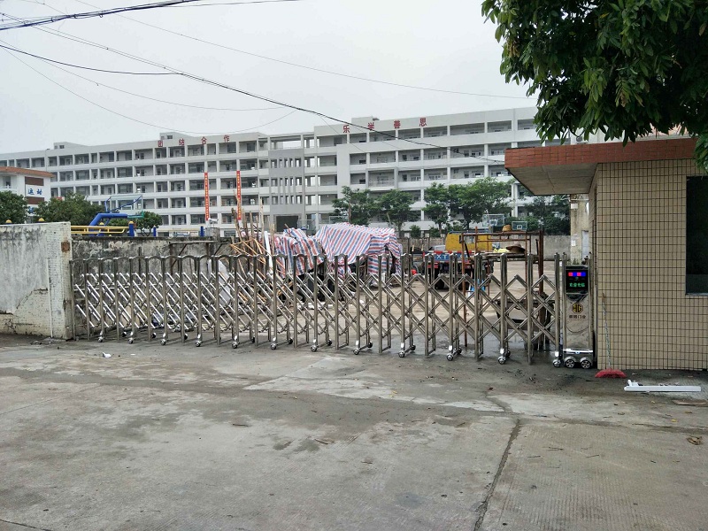 濮陽出安智能電動(dòng)伸縮門進(jìn)駐濮陽市第一中學(xué)電動(dòng)伸縮門