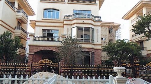 三門峽湖濱大廈鋁藝護欄案例 - 中出網(wǎng)-智能出入口與停車充電門戶