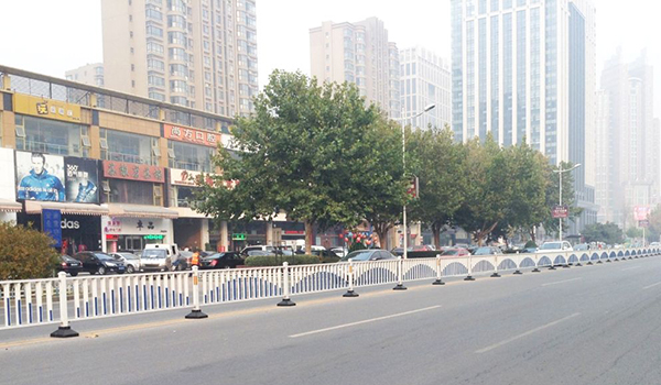 熱烈祝賀秦皇島出安智能道路護(hù)欄進(jìn)駐秦皇島市海港區(qū)西港路街道