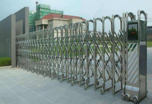 秦皇島出安智能電動(dòng)伸縮門(mén)為秦皇島計(jì)算機(jī)學(xué)校帶來(lái)便利