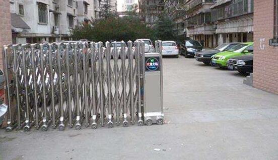 秦皇島出安智能伸縮門(mén)成為皓順琨御的守門(mén)神