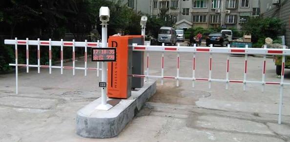 秦皇島市第一中學(xué)選擇秦皇島出安智能為道閘供貨商