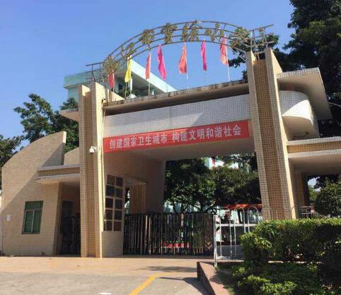 陽江出安智能電動伸縮門閃耀在陽江市實(shí)驗(yàn)小學(xué)大門口