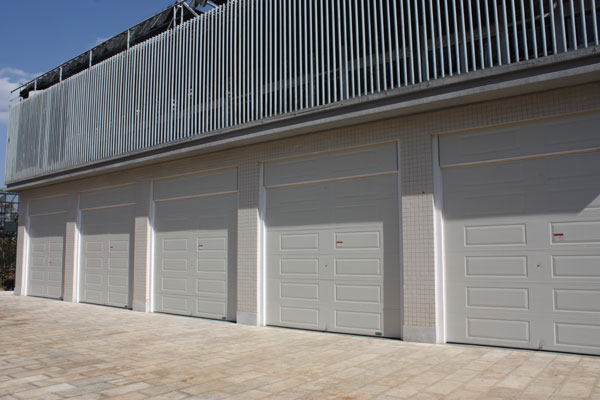 玉溪中梁壹號(hào)院車庫(kù)門案例 - 中出網(wǎng)-智能出入口與停車充電門戶