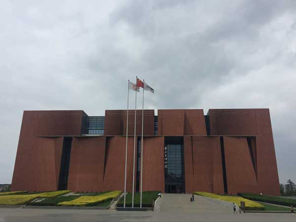 云南省博物館旗桿案例 - 中出網(wǎng)-智能出入口與停車充電門戶