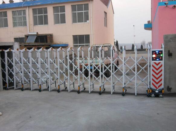 祝賀衡水出安智能電動伸縮門進(jìn)駐衡水鴻昊企業(yè)有限責(zé)任公司大門口