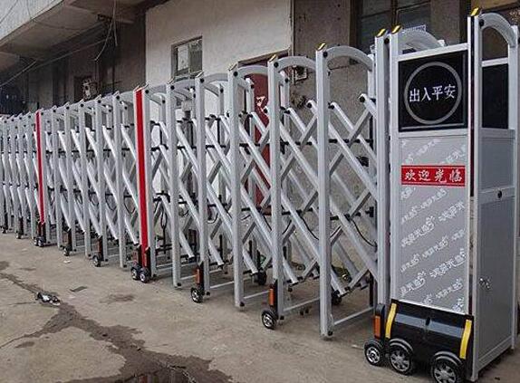 衡水出安智能電動伸縮門安裝在衡水桃城化工助劑有限責(zé)任公司大門口