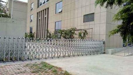 衡水科新學(xué)校采購(gòu)了衡水出安智能電動(dòng)伸縮門(mén)