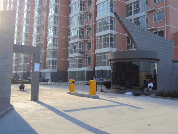 衡水泰昌房地產(chǎn)開發(fā)有限公司道閘案例 - 中出網(wǎng)-智能出入口與停車充電門戶