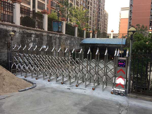 運(yùn)城溫泉雅居電動(dòng)伸縮門(mén)案例 - 中出網(wǎng)-智能出入口與停車(chē)充電門(mén)戶(hù)