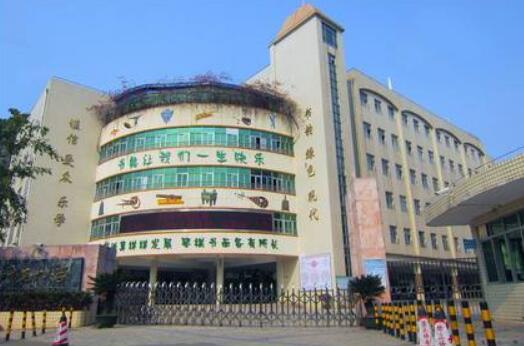 恭賀海口市第二十五小學(xué)安裝上海口出安智能伸縮門