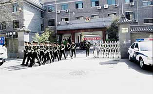 國旗護衛(wèi)隊伸縮門工程案例