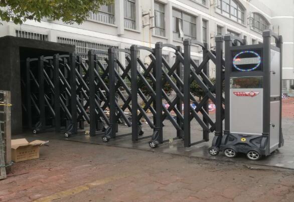 衢州出安智能電動(dòng)伸縮門安裝在浙江德輝食品有限公司