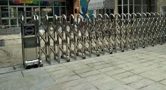 衢州出安智能電動伸縮門進(jìn)駐衡水金太陽輸送機(jī)械工程有限公司大門口