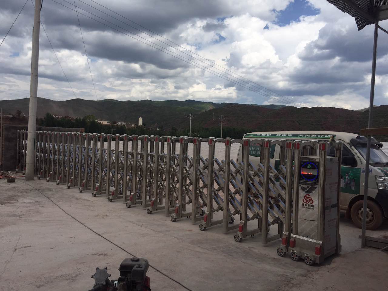 自貢出安智能電動伸縮門進駐自貢長城裝備技術有限責任公司