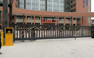 自貢市育才小學校直線平移門案例