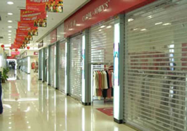 西寧海湖萬達(dá)廣場(chǎng)拉閘門案例 - 中出網(wǎng)-智能出入口與停車充電門戶