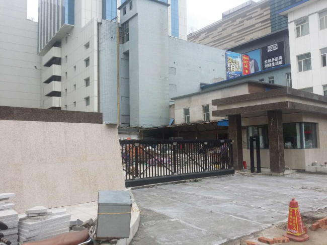 延安出安智能懸浮平移門進駐延安百貨大樓