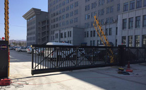 延安常泰藥業(yè)有限責任公司懸浮平移門案例