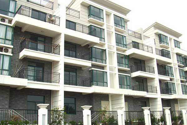 喜迎遼陽出安智能護欄進駐遼陽晟寶龍廣場